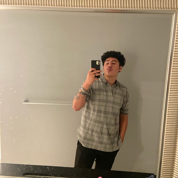 Meet your Posher, Gabriel - Picture 3 of 6